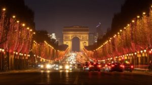 Arc de Triomphe et Champs Elysées