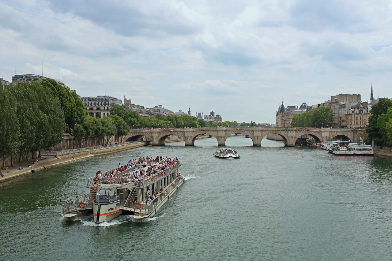Seine river cruise Paris